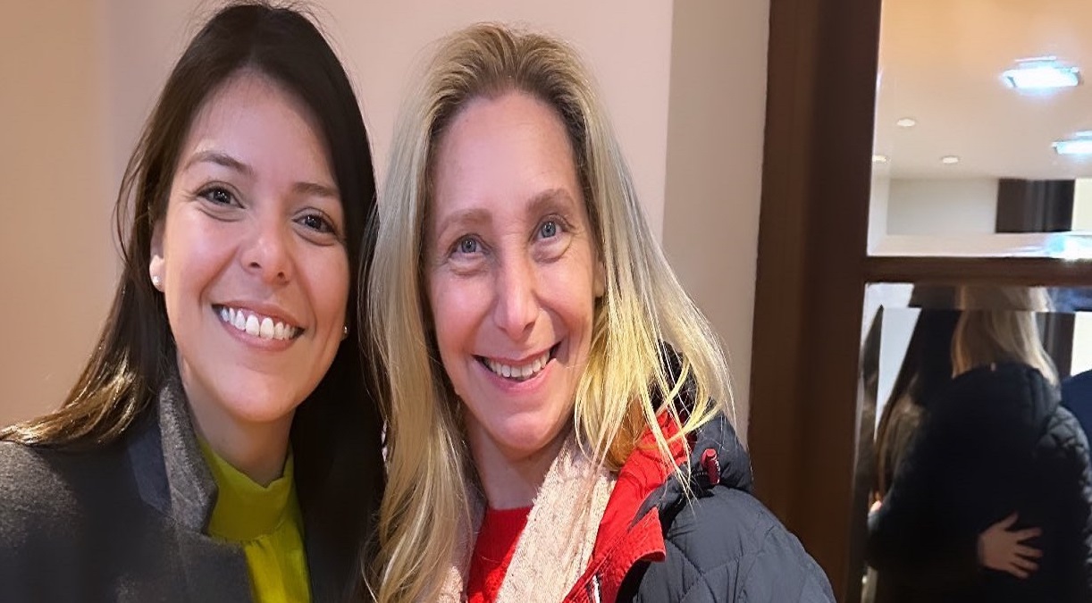 Emilia Orozco y Karina Milei