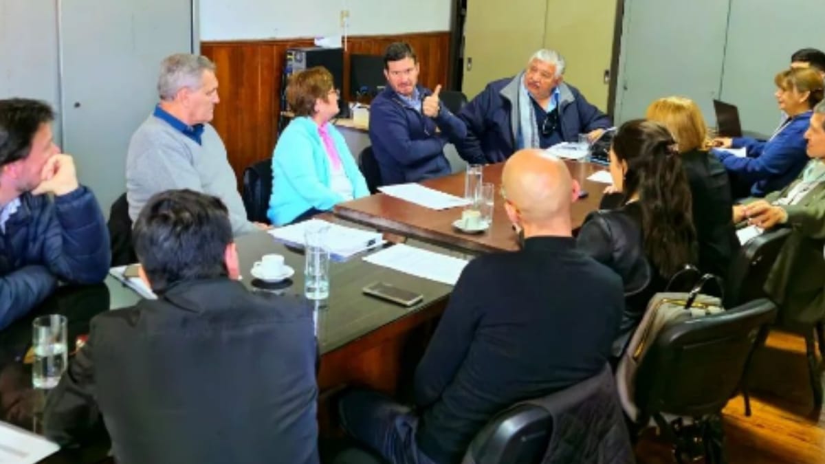 Martín Güemes con diputados